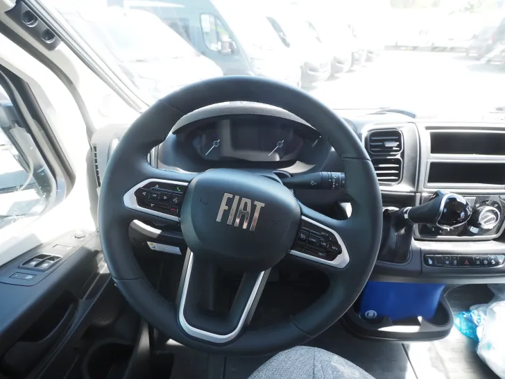 Fahrzeugbild Dethleffs Globetrail 640 ER, Chassis/Elektro/Komfort, Aut. #8