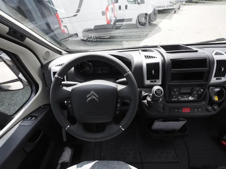 Fahrzeugbild Dethleffs Just Camp T 6812 EB, Markise, Radträger uvm. #15