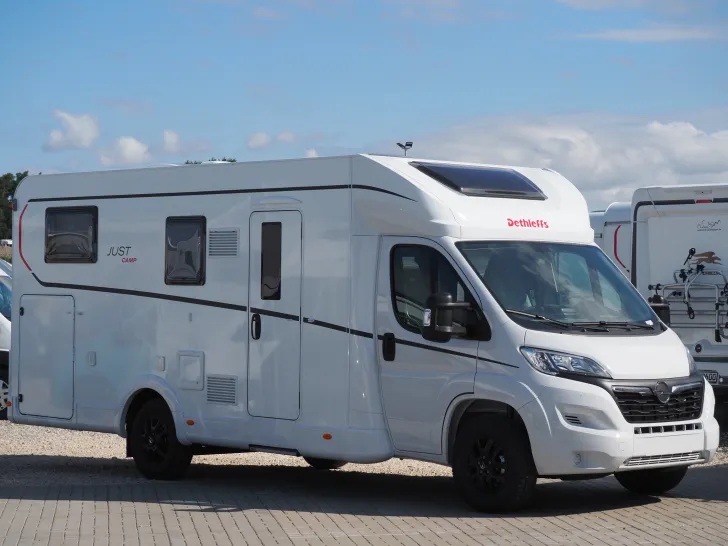 Fahrzeugbild Dethleffs Just Camp T 7052 EB, Hubbett+Isofix, Markise #2