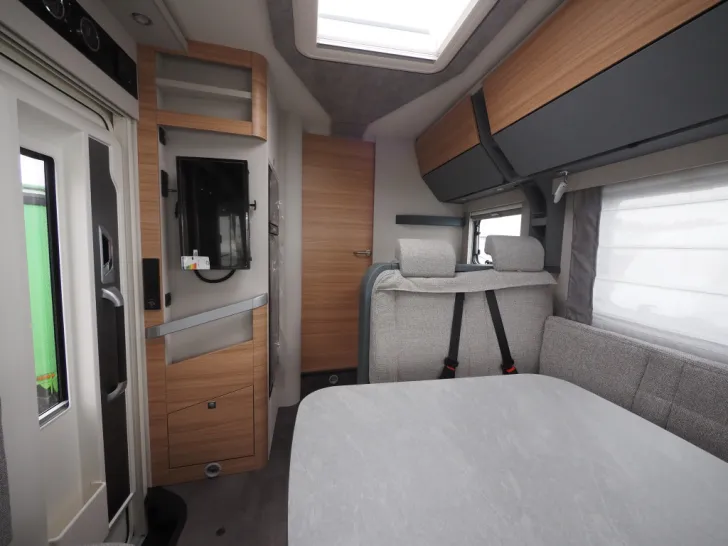 Fahrzeugbild Dethleffs Pulse I 7051 DBM GT, SAT/TV, 180 PS Maxi #6