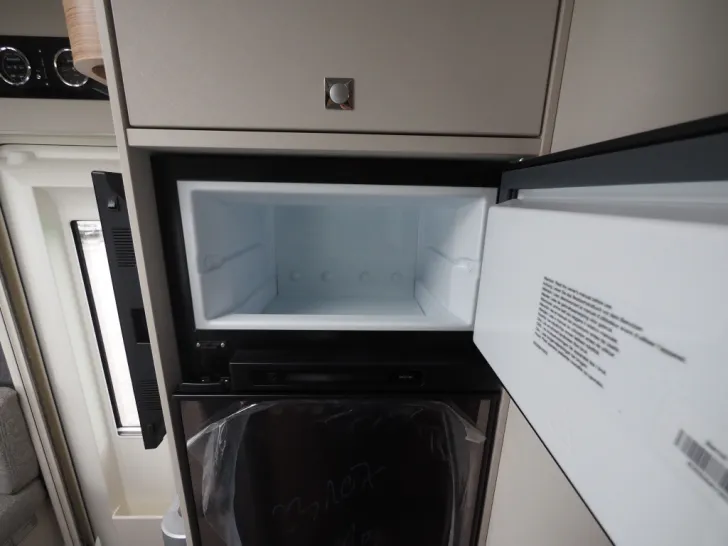 Fahrzeugbild Dethleffs Pulse I 7051 DBM GT, SAT/TV, 180 PS Maxi #9