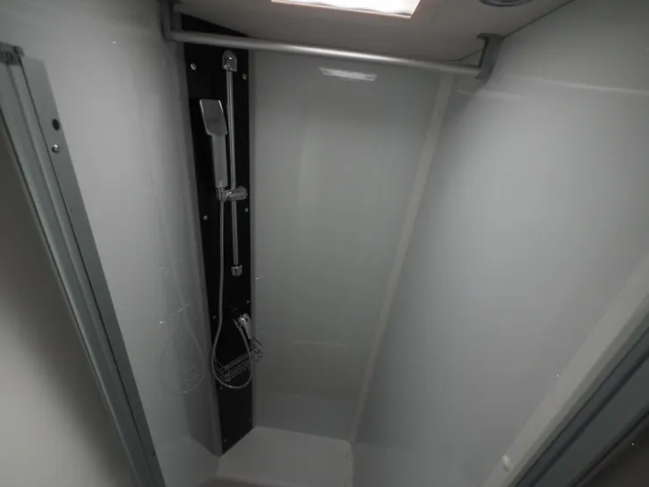 Fahrzeugbild Dethleffs Pulse I 7051 DBM GT, SAT/TV, 180 PS Maxi #11