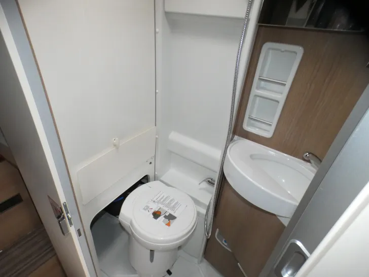 Fahrzeugbild Malibu Van Comfort 640 LE GT skyview #19
