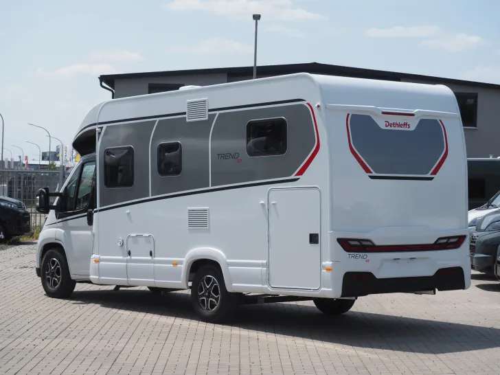 Fahrzeugbild Dethleffs Trend T 6817 EB GT, Automatik, Hubbett, Family #3