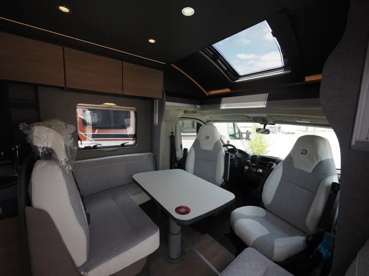 Fahrzeugbild Dethleffs Trend T 6817 EB GT, Automatik, Hubbett, Family #5