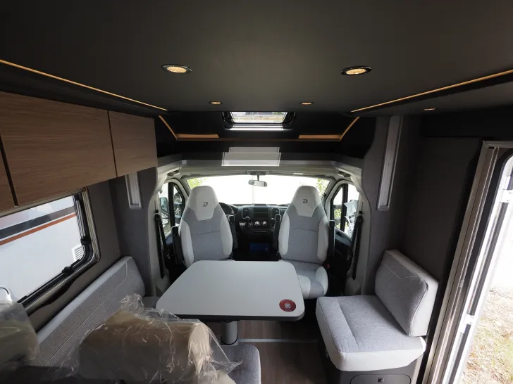 Fahrzeugbild Dethleffs Trend T 6817 EB GT, Automatik, Hubbett, Family #6