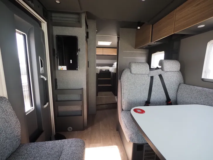 Fahrzeugbild Dethleffs Trend T 7057 EB GT, SAT/TV, Markise, Hubbett #6