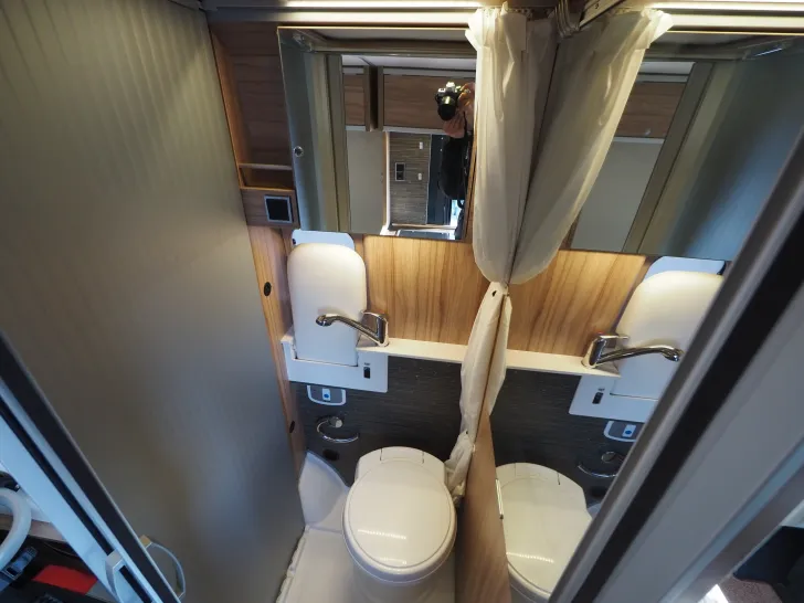 Fahrzeugbild Hymer Ayers Rock, Markise, Lithium, Radtr., Wechselr. #11