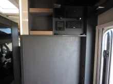 Fahrzeugbild Laika KOSMO L 105, Rundsitzgruppe/Hubbett, Autom. #9