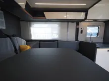 Fahrzeugbild Laika KOSMO L 105, Rundsitzgruppe/Hubbett, Autom. #11