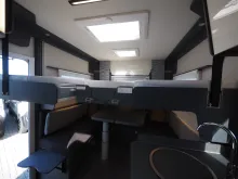 Fahrzeugbild Laika KOSMO L 105, Rundsitzgruppe/Hubbett, Autom. #12