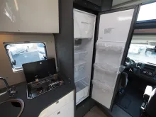 Fahrzeugbild Laika KOSMO L 105, Rundsitzgruppe/Hubbett, Autom. #15