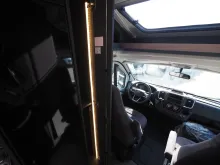 Fahrzeugbild Laika KOSMO L 105, Rundsitzgruppe/Hubbett, Autom. #16