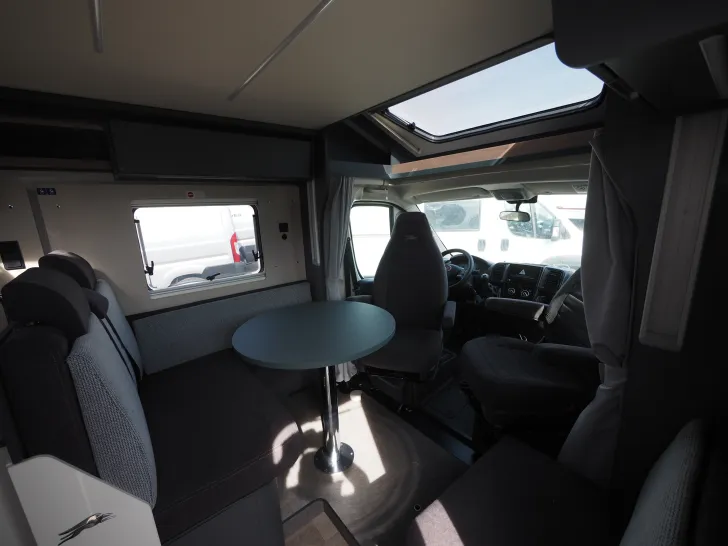 Fahrzeugbild Laika KOSMO L 409, Multimedia, Hubbett, Markise uvm #4