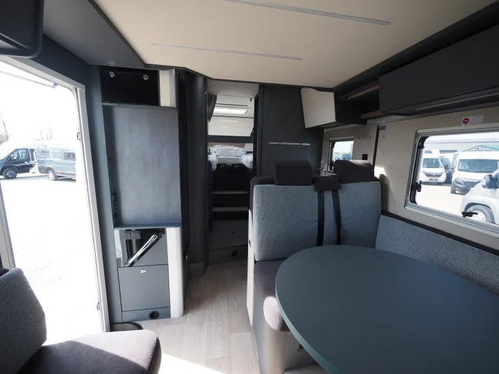 Fahrzeugbild Laika KOSMO L 409, Multimedia, Hubbett, Markise uvm #5