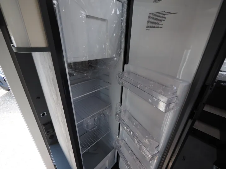 Fahrzeugbild Laika KOSMO L 409, Multimedia, Hubbett, Markise uvm #9