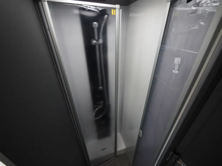 Fahrzeugbild Laika KOSMO L 409, Multimedia, Hubbett, Markise uvm #13