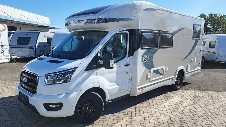 Heckgarage Chausson Teilintegrierte 777GA Titanium Premium 170 PS/Automatik/SAT/Hubbett