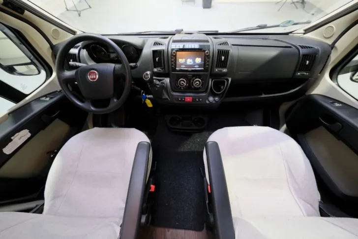 Fahrzeugbild Eura Mobil Profila T 590 FB/Festbett/Markise/Garage/Solar #6