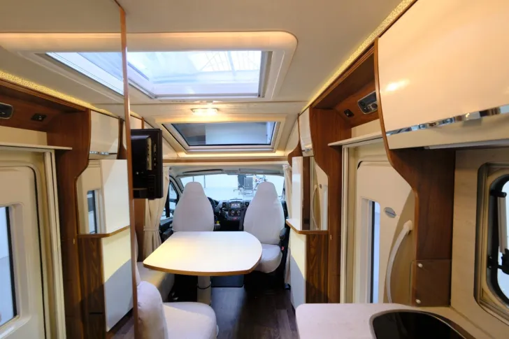 Fahrzeugbild Eura Mobil Profila T 590 FB/Festbett/Markise/Garage/Solar #8