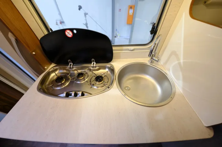 Fahrzeugbild Eura Mobil Profila T 590 FB/Festbett/Markise/Garage/Solar #12