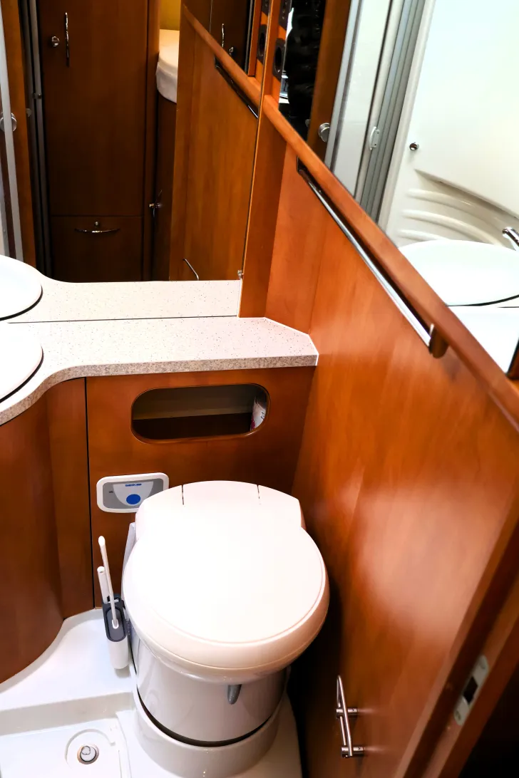 Fahrzeugbild Carthago chic c-line 4.8 Klima Dometic/Sat Anlage/Solar #25