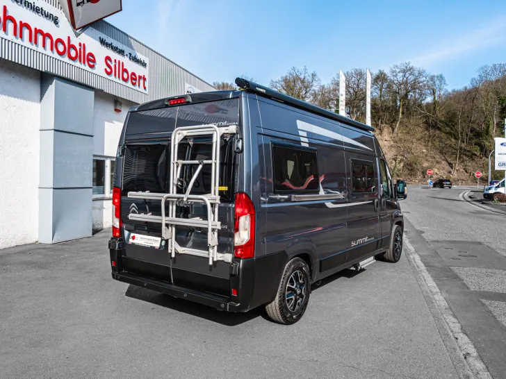 Schräg Vorne Pössl Summit 600 Plus - Markise*Kamera*Solar*Radträ.