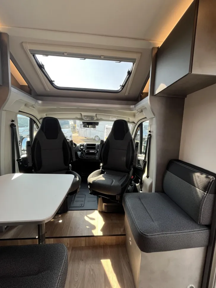 Fahrzeugbild Crosscamp EXPDN T 7.4 E Peugeot #10