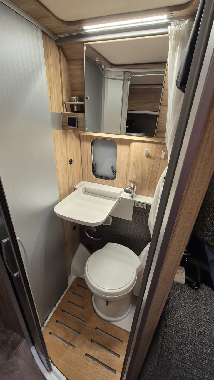 Fahrzeugbild Hymer Camper Van Grand Canyon Neuwertig #8