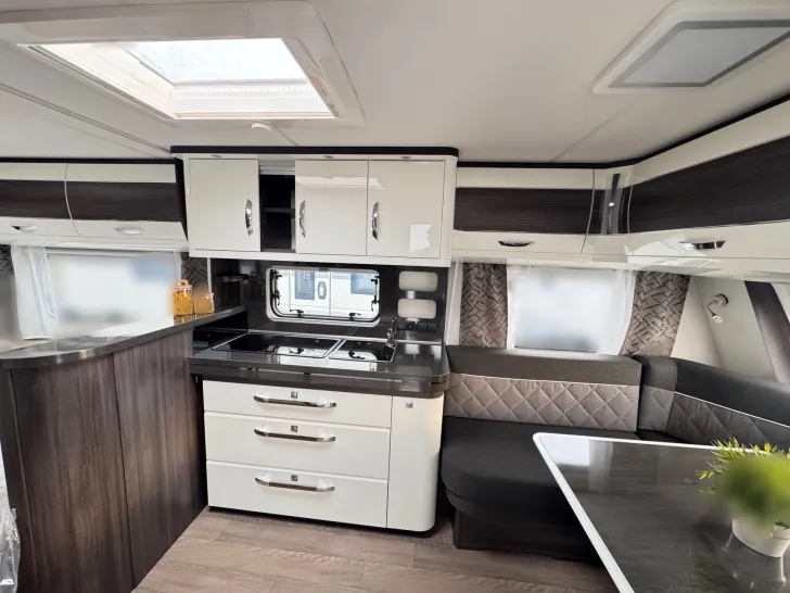 Fahrzeugbild Hobby Prestige 720 KWFU #6