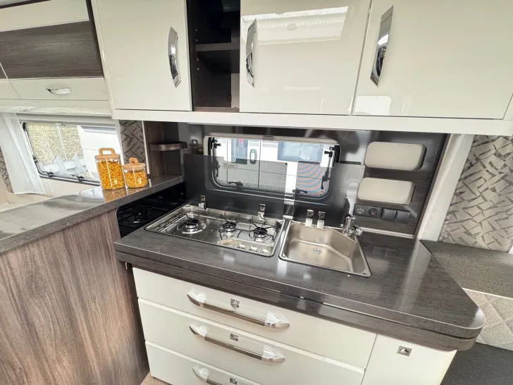 Fahrzeugbild Hobby Prestige 720 KWFU #7