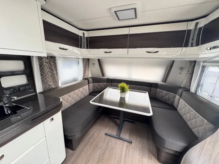 Fahrzeugbild Hobby Prestige 720 KWFU #5