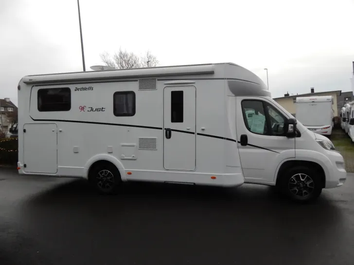 Fahrzeugbild Dethleffs Just 90 T 7052 EB Familienfahrzeug #4