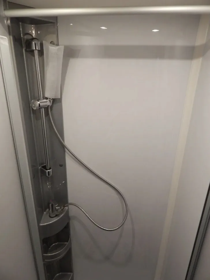 Fahrzeugbild Dethleffs Just 90 T 7052 EB Familienfahrzeug #18