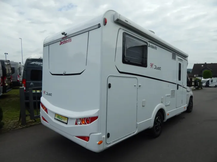 Fahrzeugbild Dethleffs Just 90 T 7052 EB Hubbett #6