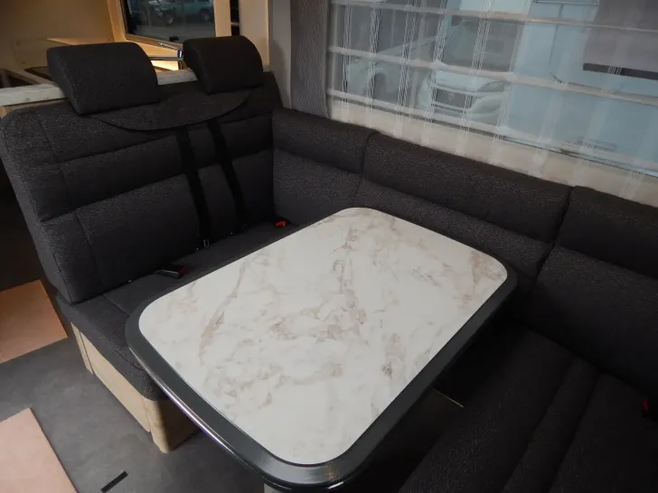 Fahrzeugbild Dethleffs Globetrotter XXL A 9000-2 EB Top Family Fahrzeug #15