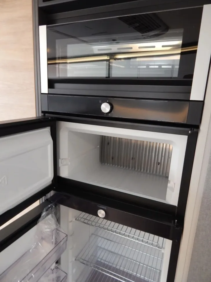 Fahrzeugbild Dethleffs Globetrotter XXL A 9000-2 EB Top Family Fahrzeug #21