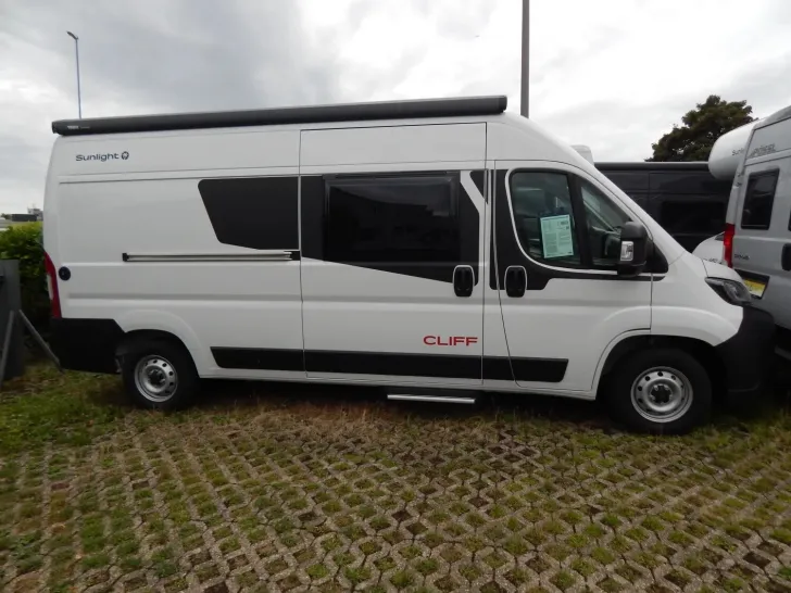 Fahrzeugbild Sunlight Cliff 600 Entry Peugeot #4