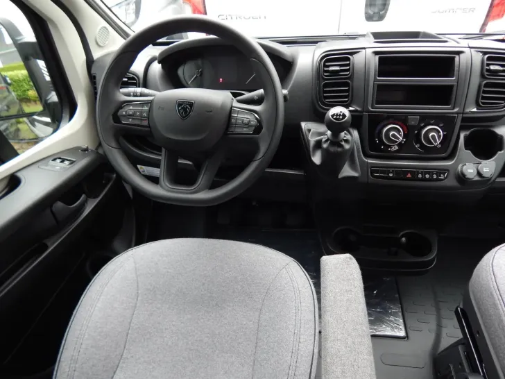 Fahrzeugbild Sunlight Cliff 600 Entry Peugeot #9