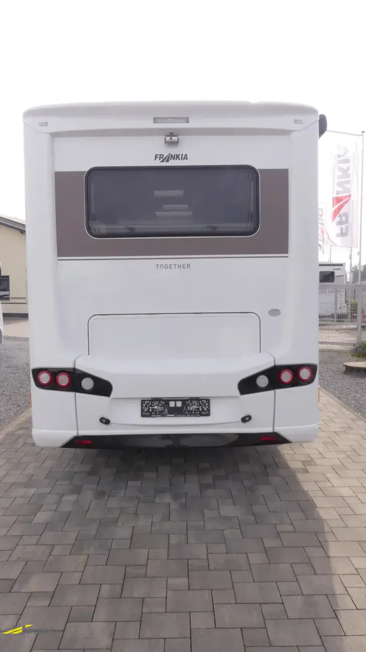 Fahrzeugbild Frankia TOGETHER A 740 PLUS Mit Hubstützenanlage #6