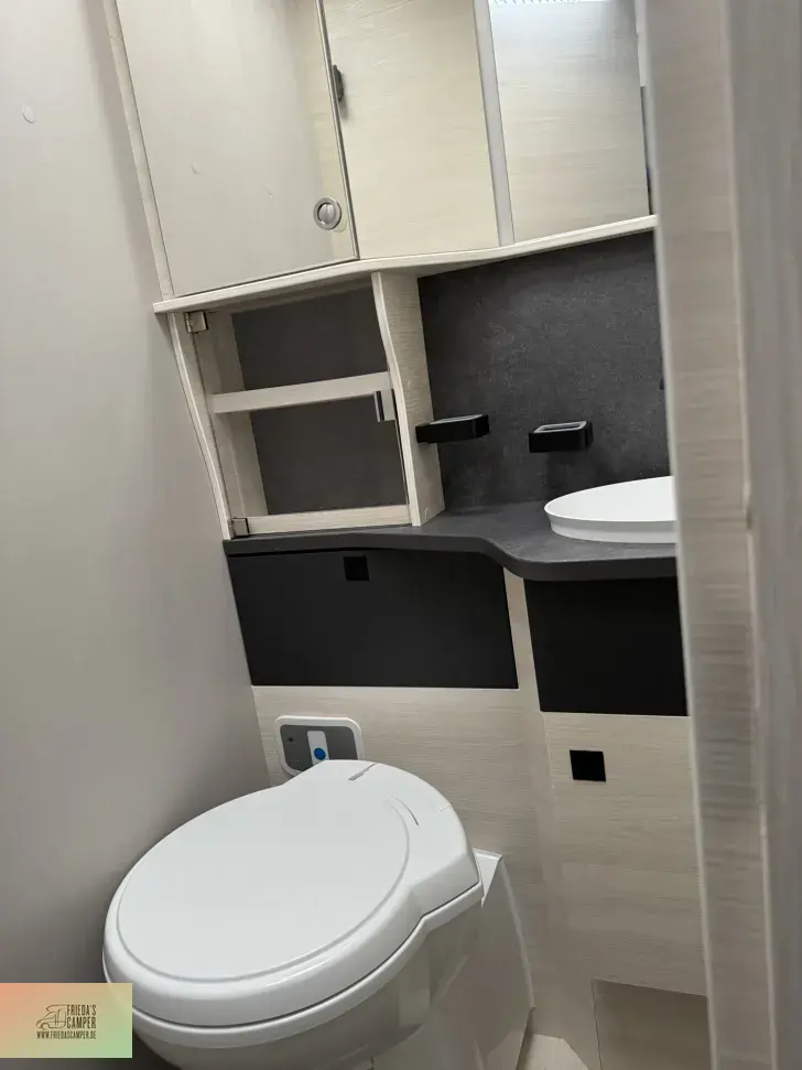 Fahrzeugbild Chausson Titanium Ultimate 777 alle Pakete,Hubbett #18
