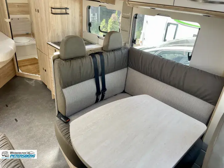 Fahrzeugbild Eura Mobil Profila RS 675 SB Mondial Edition Dachklima & Lithiumbatterie #6
