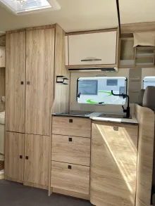 Fahrzeugbild Eura Mobil Profila RS 675 SB Mondial Edition Dachklima & Lithiumbatterie #8
