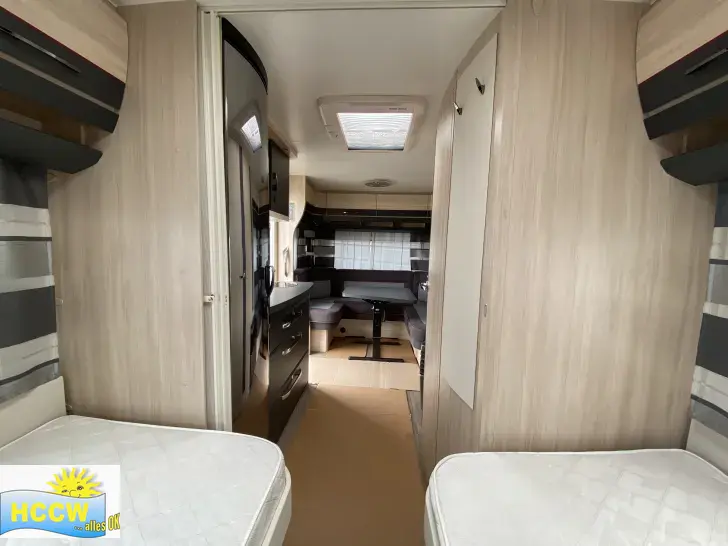 Sicht vorne-hinten Hobby DE LUXE EDITION 495 UL