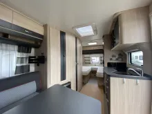 Sicht vorne-hinten Hobby DE LUXE EDITION 495 UL