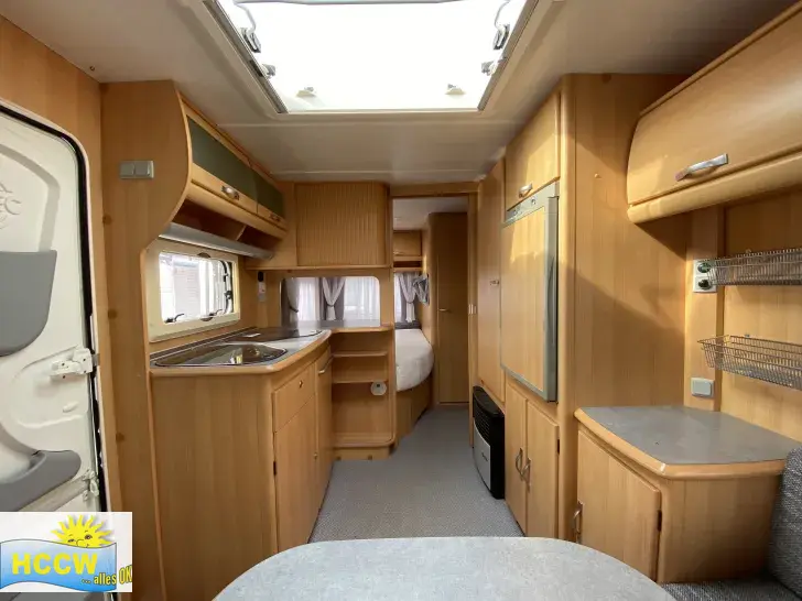 Sicht vorne-hinten TEC Travel King 535 TK Mover , TV-Antenne