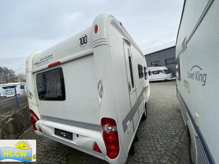 Schräg Hinten Hobby De Luxe 440 SF