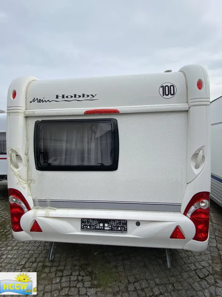 Frontal Hinten Hobby De Luxe 440 SF