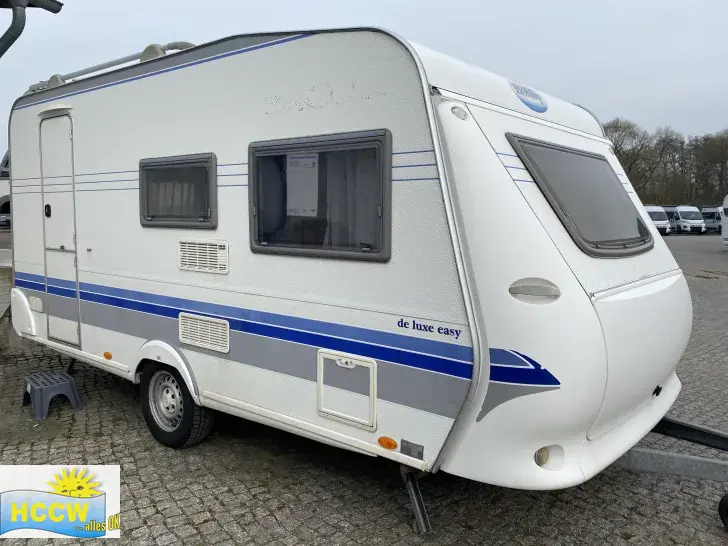 Schräg Vorne Hobby De Luxe 440 SF