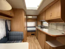 Sicht vorne-hinten Hobby De Luxe 440 SF